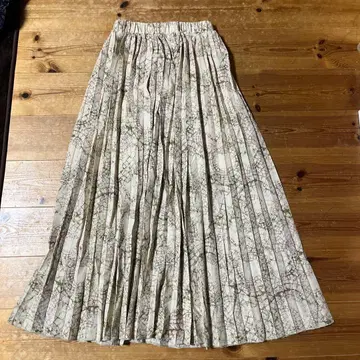 플리츠 롱 스커트