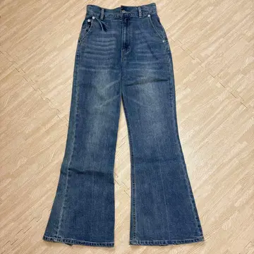 다크 블루 부츠컷 데님