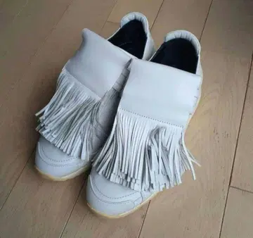 [ 새상품 ] PIERREHARDY 피에르 아르디 23cm 화이트 프린지