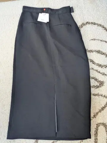 택 포함 미사용 새상품 SLY 블랙 타이트 스커트 앞 슬릿 약 84cm