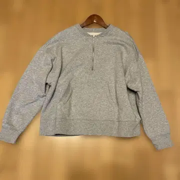 Gives a sense of fullment 하프 지퍼 맨투맨