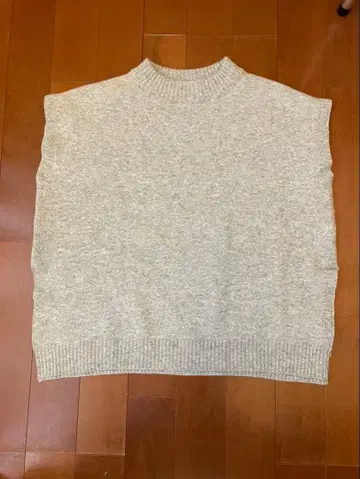 NARU 태즈매니아 라무 박스 니트 베스트