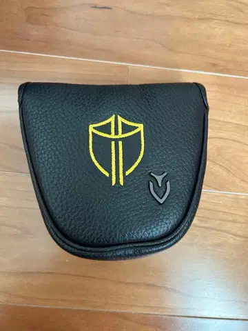 베젤 퍼터 커버 말렛