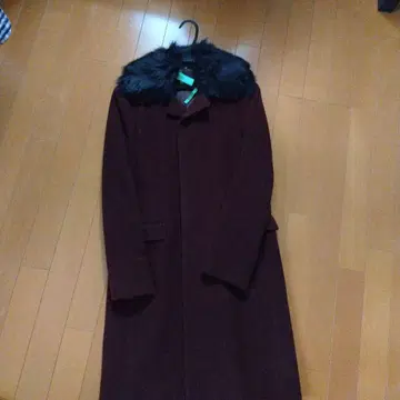 퍼 달린 와인 레드 롱 코트 사이즈 2