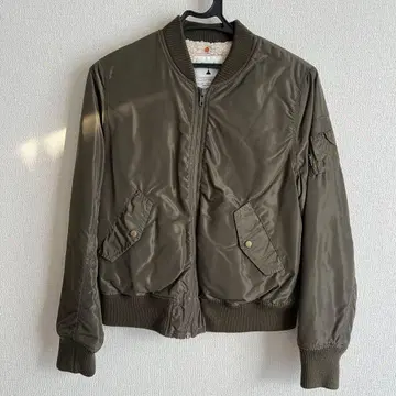 niko and - 카키 MA-1 자켓