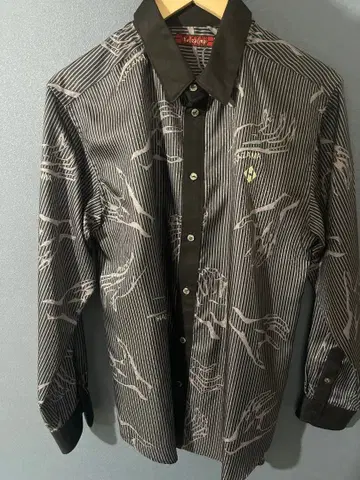 스트라이프 패턴 손 디자인 긴팔 셔츠