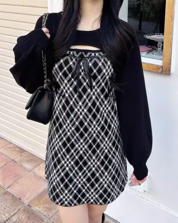 INGNI 데콜테 오픈 체크 무늬 절개 니트 원피스
