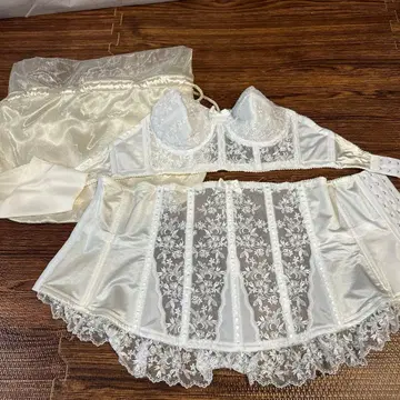 브라이덜 이너 세모아