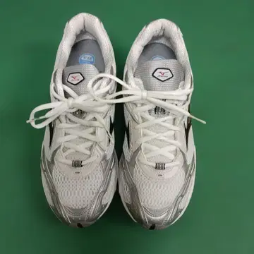 미즈노 러닝화 화이트/실버