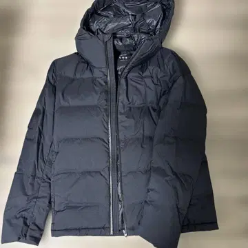 UNIQLO 후드 부착 다운 자켓 M 사이즈