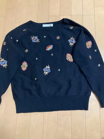 Chesty 큐빅 니트