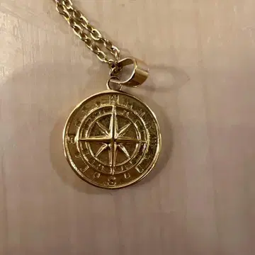 CRAFTD London 크라프트 런던 나침반 펜던트 골드