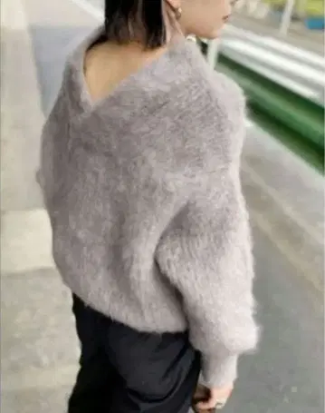 미사용 새상품 STUNNING LURE 뉴앙스 넥 니트 풀오버