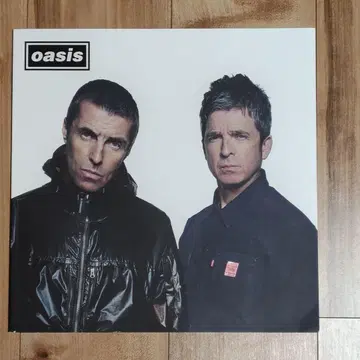 Oasis Live '25 투어 팜플렛