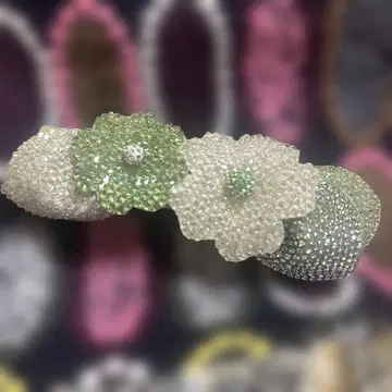 acca 꽃 모티브 헤어 클립