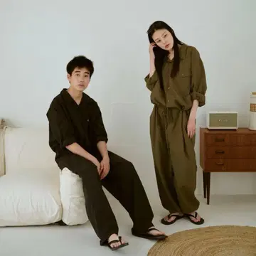 [ 가격 인하 가능 ] broken base 나일론 점프수트