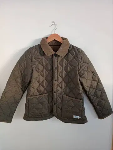 ARMEN 올리브 그린 퀼팅 자켓