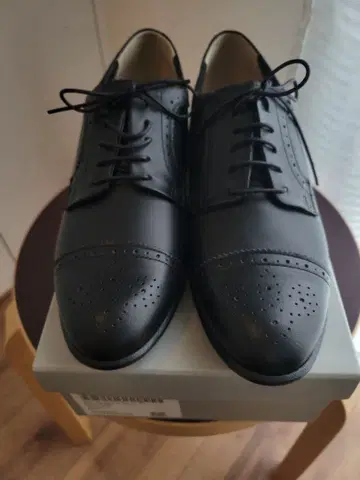 [ 새상품 ] 오데뜨 앤 오딜 메달리온 플랫 23.5