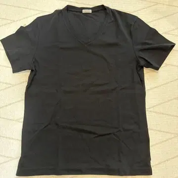 크로스 옷장 V넥 티셔츠 블랙