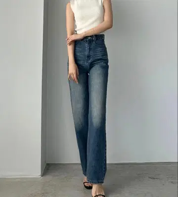 [미사용 새상품] 하이웨스트 스트레이트 데님