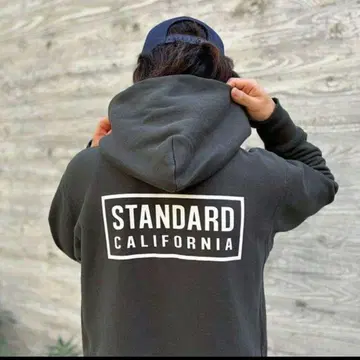 스타카리 x 챔피언 Box Logo zip up hoodie