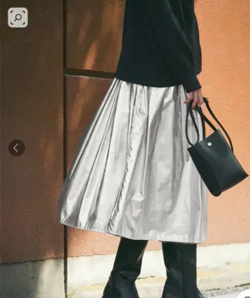 실버 플레어 롱 스커트