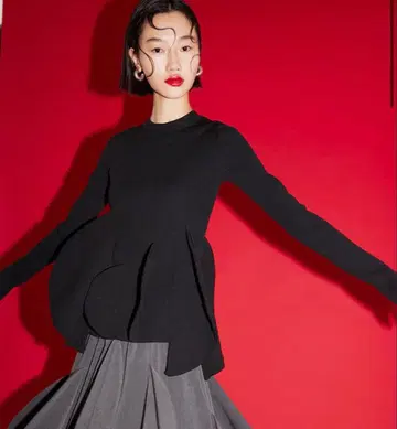 [OMMO] 플레어 실루엣 긴팔 니트 블랙