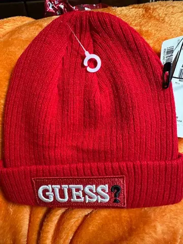 GUESS 레드 니트 모자