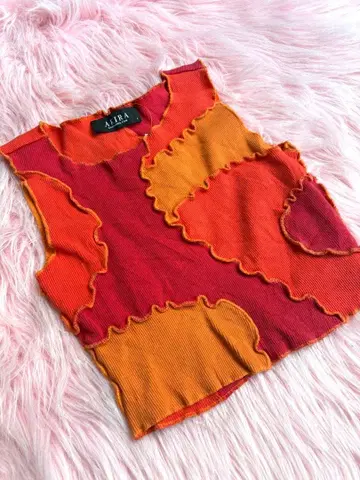 프릴 디자인 탱크탑