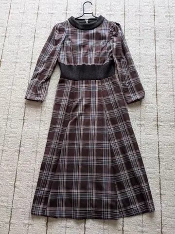 팔분 소매 체크 롱 원피스