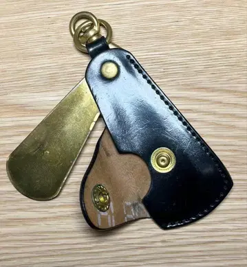 쉘 코도반 커버 포함 놋쇠 구두 주걱 / 블랙