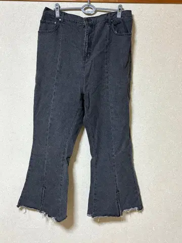 PUNYUS 프론트 슬릿 플레어 데님 팬츠 사이즈 4