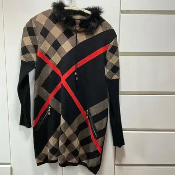 체크 무늬 미니 니트 원피스 사리아