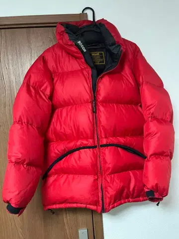 다운 자켓 빨간색