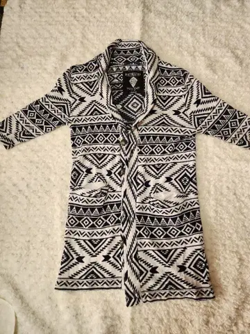 기하학 패턴 니트 가디건 M 사이즈