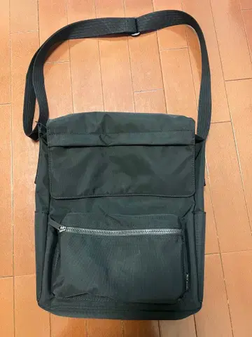 폴스미스 숄더백