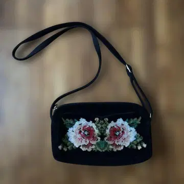 Feller 꽃무늬 자수 숄더백
