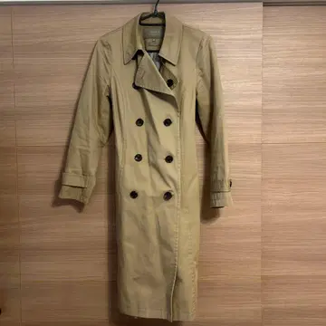 베이지 트렌치코트 더블 브레스트