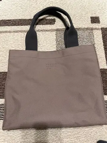 마가렛호웰 카키 토트백 지퍼 포함