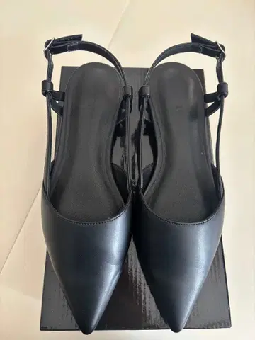 로우힐 펌프스 블랙 AZUL by moussy