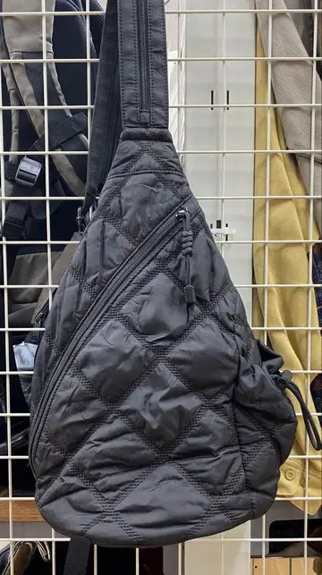 GrandeGrace* 퀼팅 사선 바디백 경량