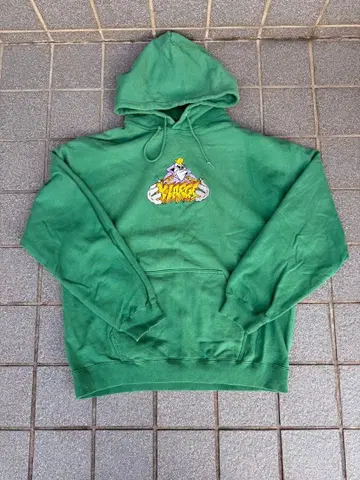 그린 컬러 후드 부착 후드티 캐릭터 자수