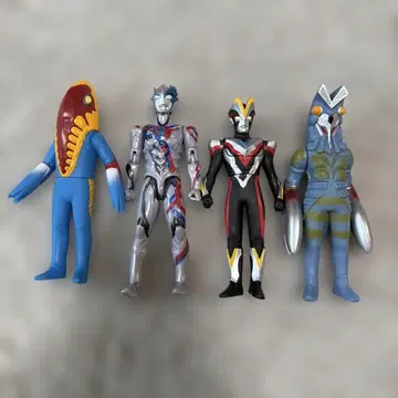 울트라맨 시리즈 피규어 4체 세트