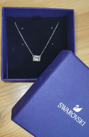 [ 미사용 새상품 ] Swarovski 사각형 펜던트 목걸이