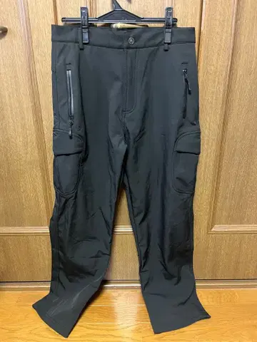 블랙 슬림핏 카고 팬츠