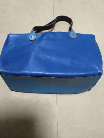일비종떼 파란색 가죽 가방