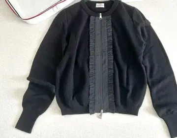 MONCLER 블랙 프릴 긴팔 가디건