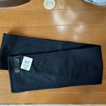 UNTITLED 블랙 머플러