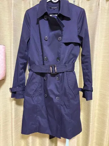 라이너 포함 네이비 트렌치코트