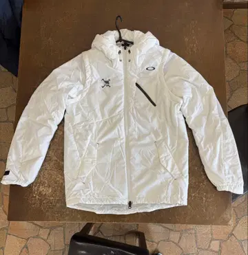 Oakley 후드 부착 자켓 화이트 미사용품